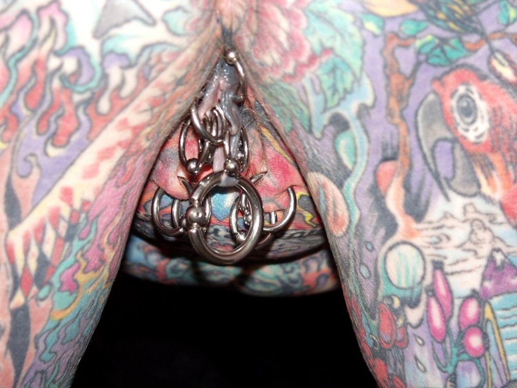 Девушки с пирсингом клитора