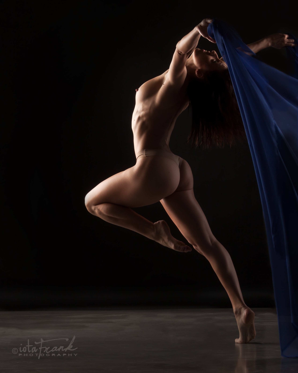 Эротические танцы девушек