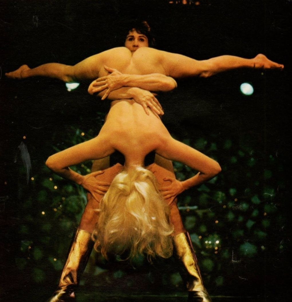 Нагота на сцене – голый цирк