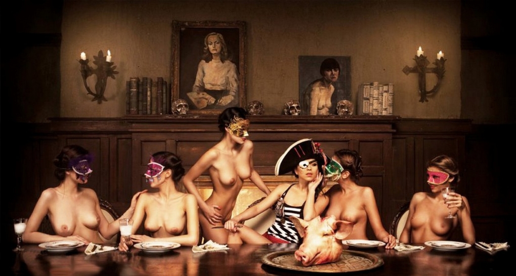 Костюмированная вечеринка ню