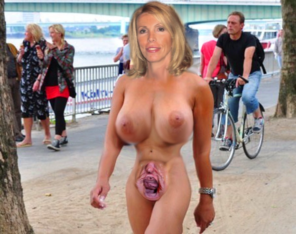 Голые большие сиськи на публике