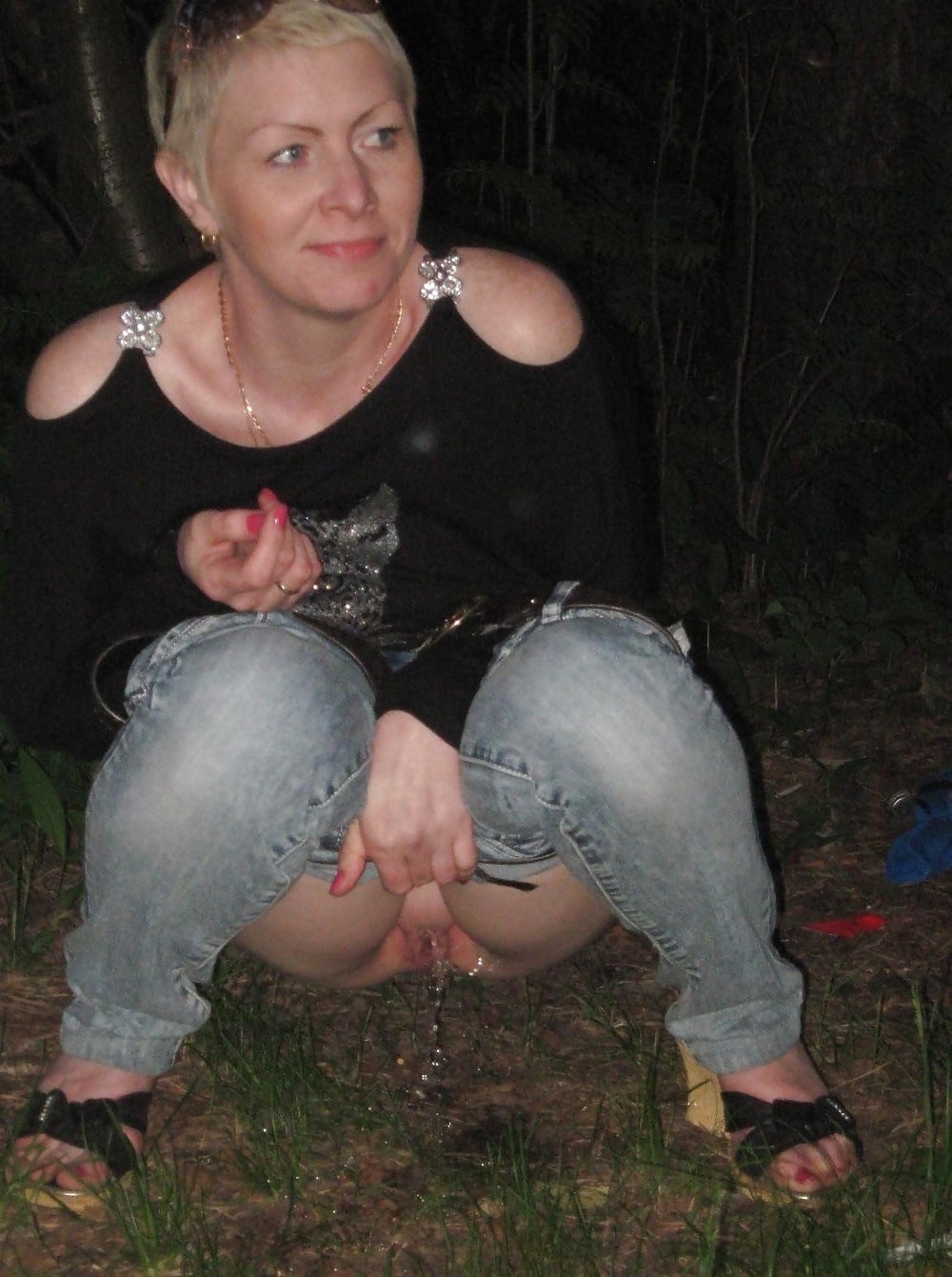 Голая ночью на улице частное