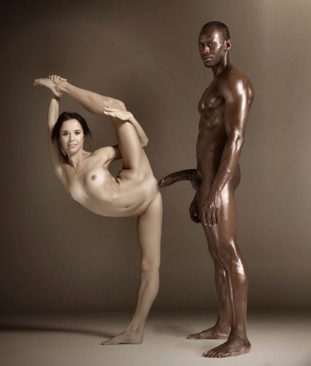 Фотосессия девушек ню с неграми