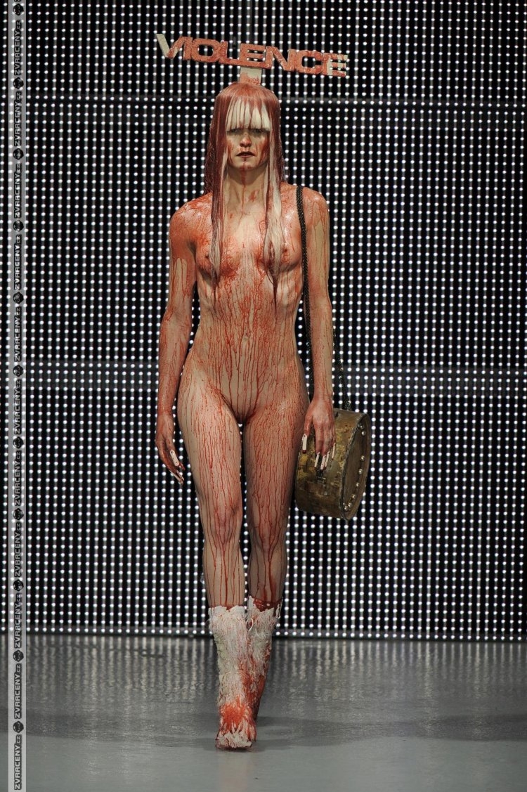 Много красивых и голых девчонок