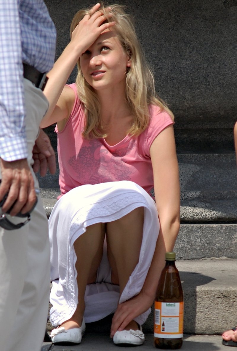 Молодая девушка засветилась