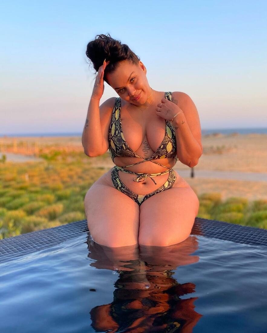 Порнушка с красивой толстушкой