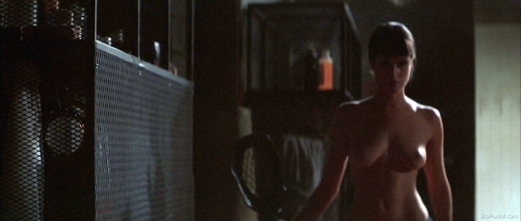 Голая Ребекка Ромейн в фильме «роллербол»