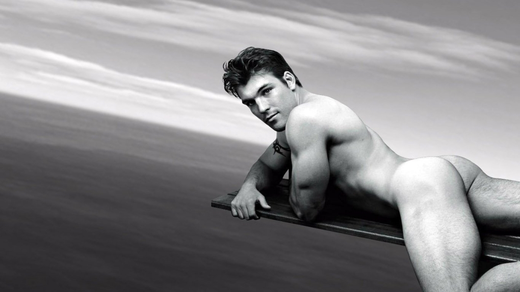 Полностью голые мужчины