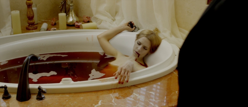 Голая Юлия Дитце без трусов