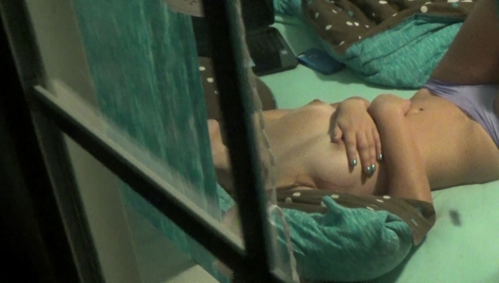 Порнозвезда на балконе