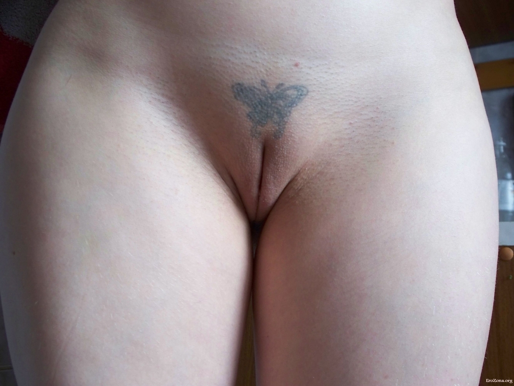 Пизда,лобок около пупка