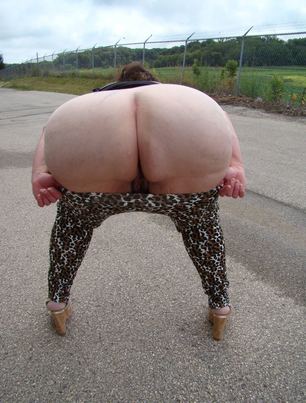 Толстые попки старушек