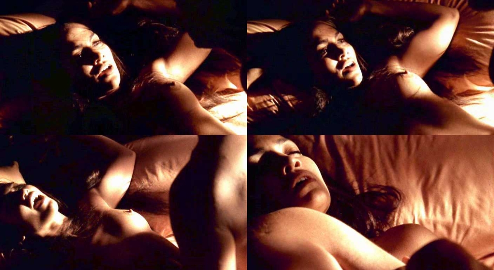 Девушки раздеваются на улице