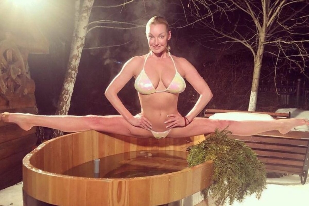 Фигуристка и певица Анна Семенович