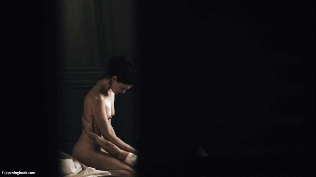 Софи Хеберт модель голая