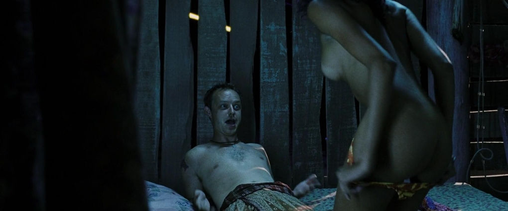 Модель Люси Пиндер голая