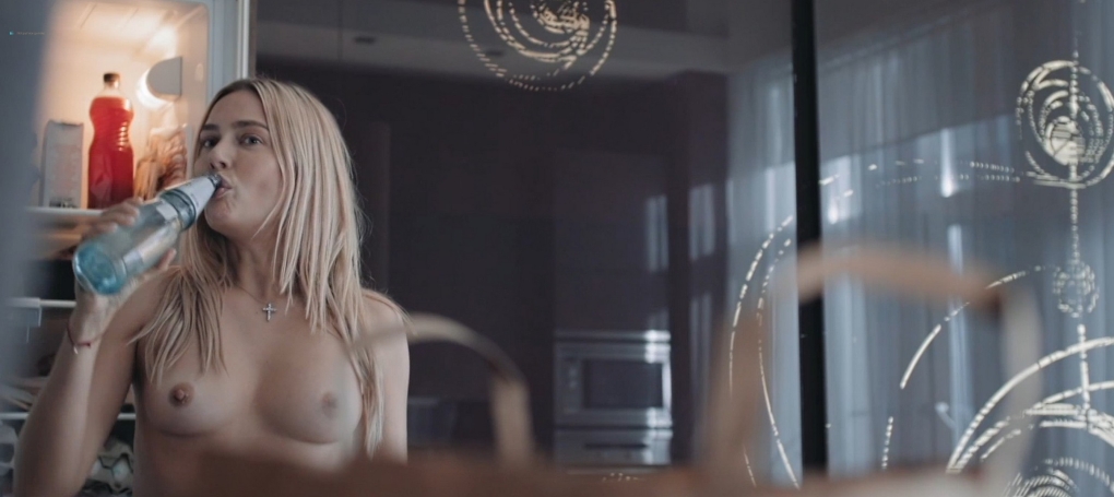 Голая Наталья Рудина чулки