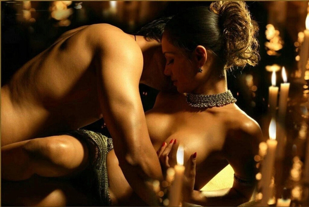 Трах красоток у камина