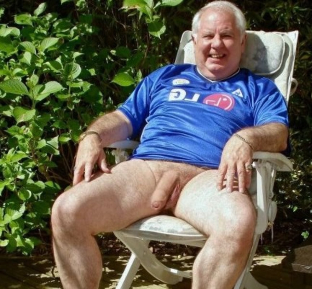 Голые старики без трусов