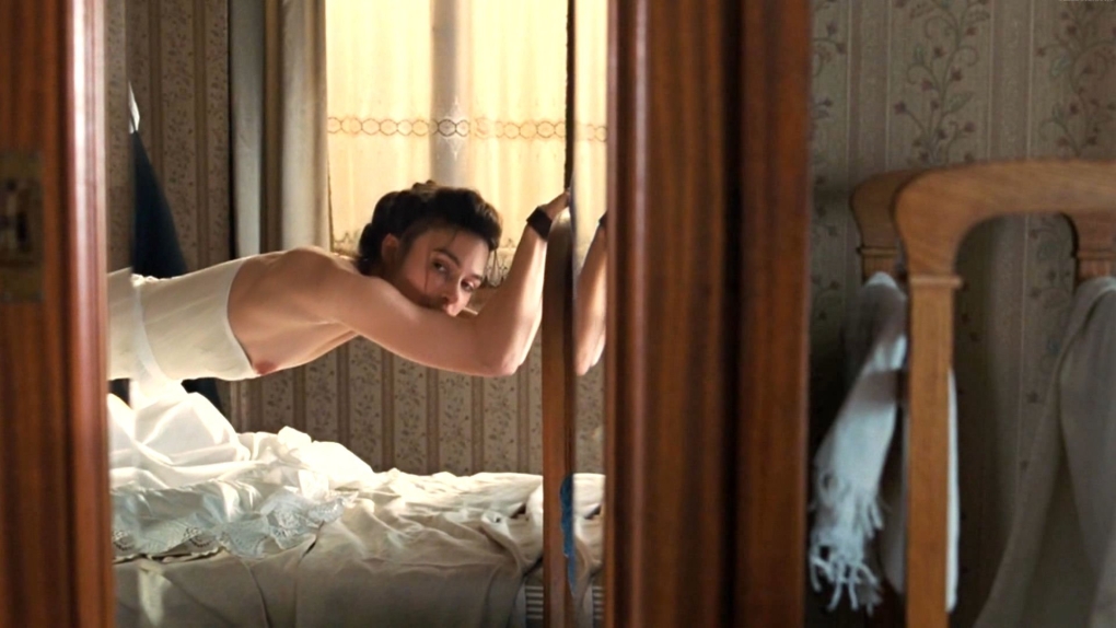 Голая актриса Кира Найтли