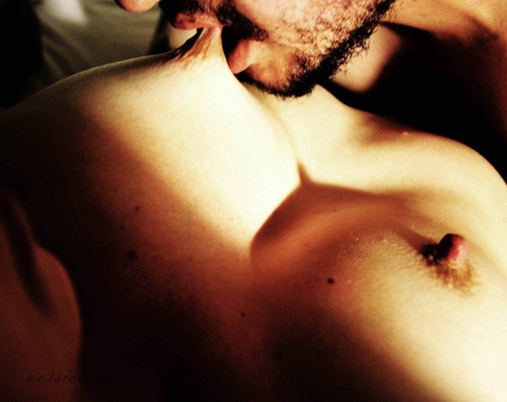 Эротические мужчина и женщина