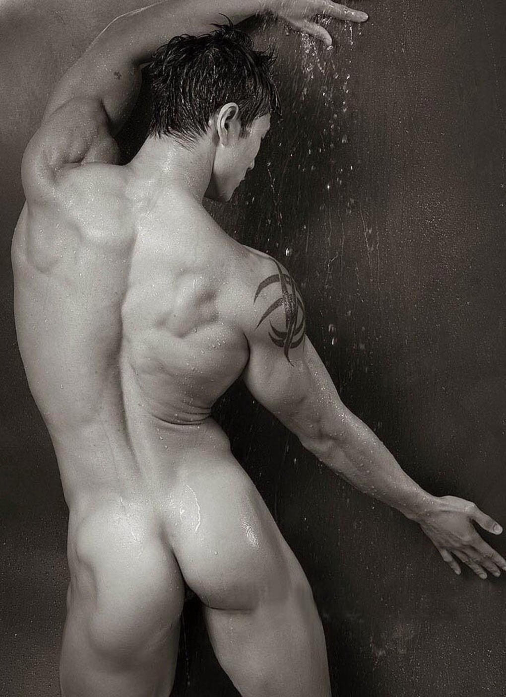 Мужская и женская Нагота