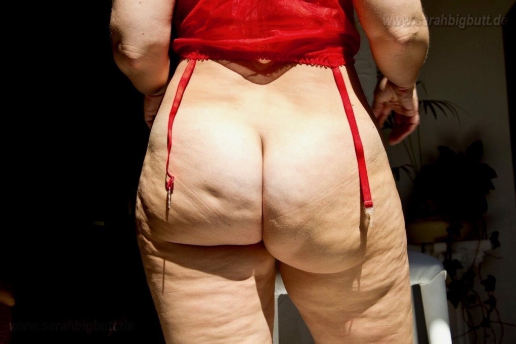 Красивая задница с целлюлитом