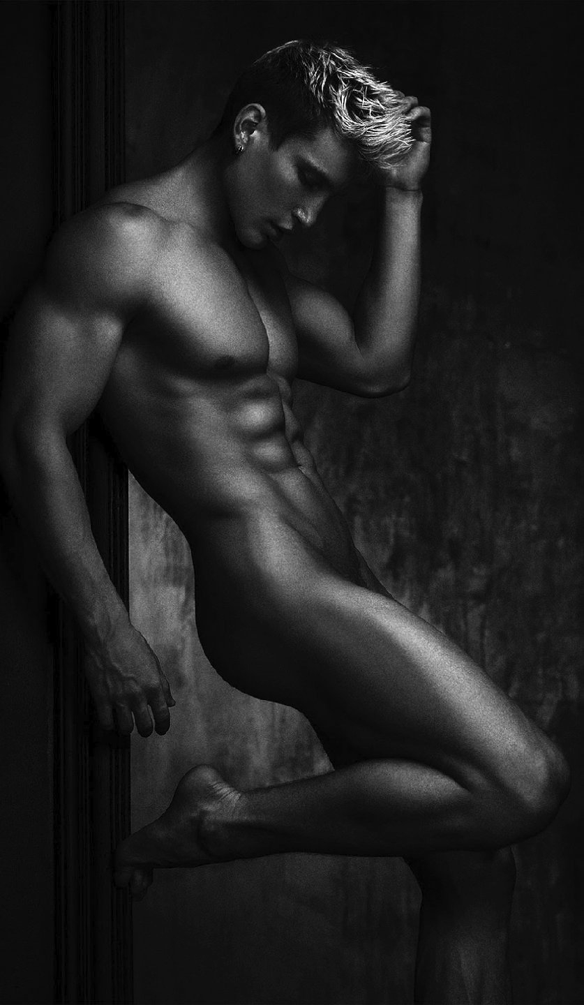 Фотомодели мужчины голые
