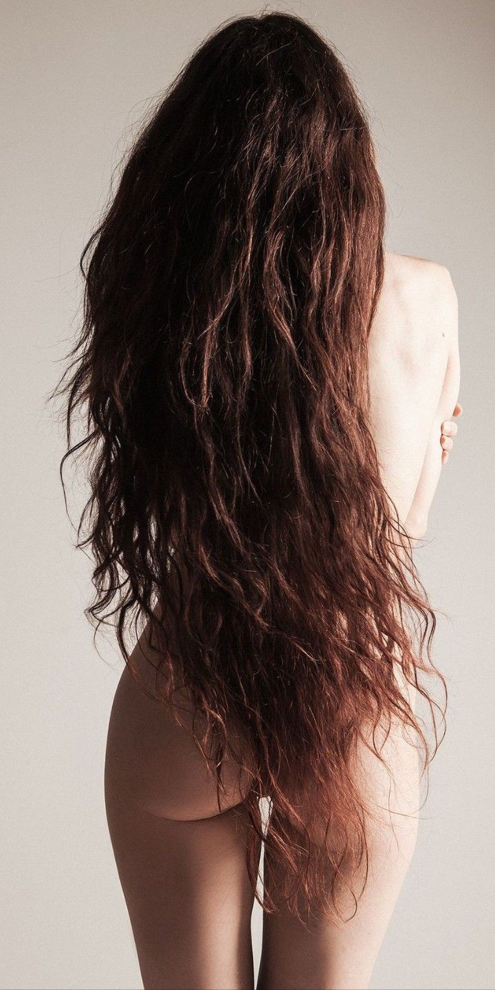 Женское тело с волосами