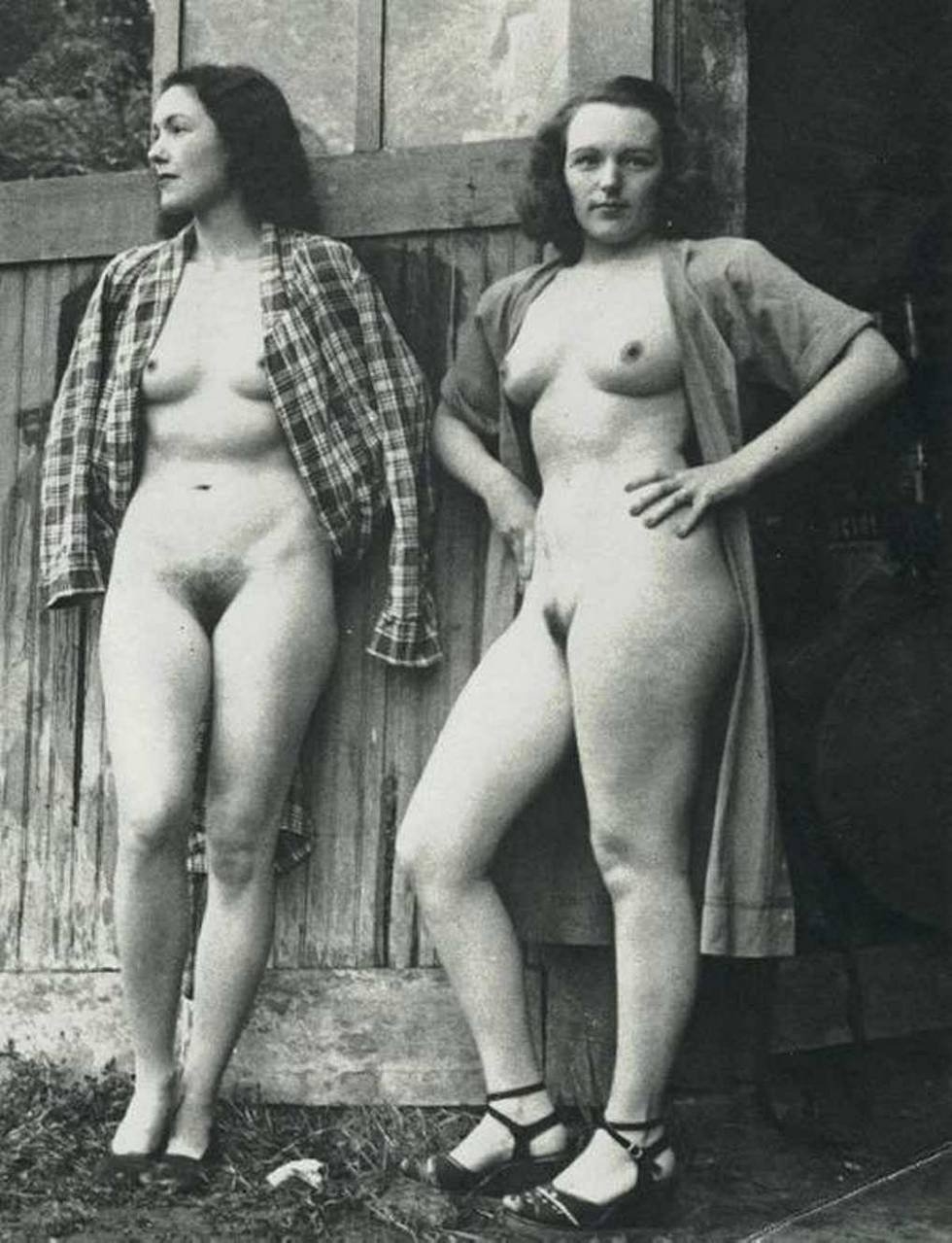 Ебля зрелых русских баб на природе