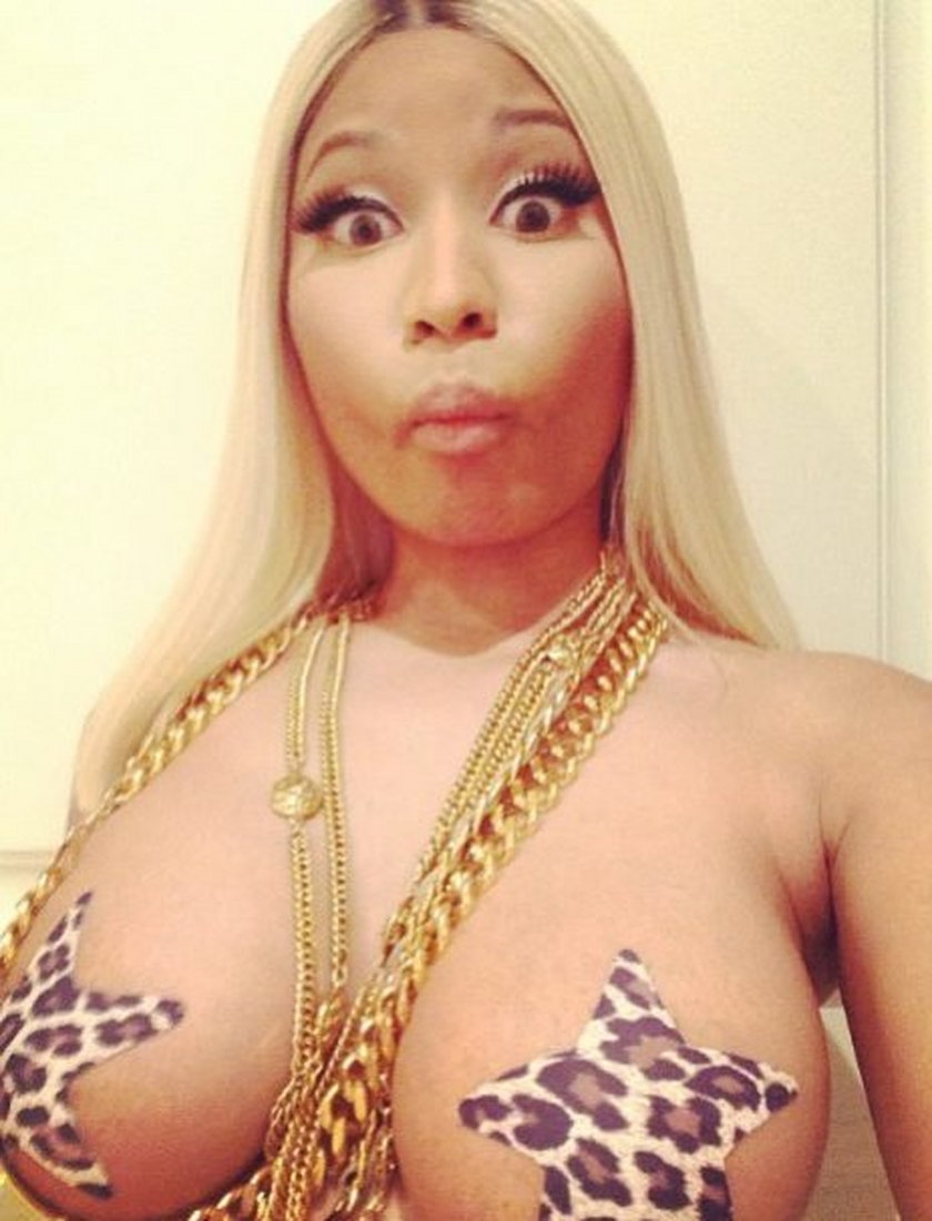 Певица Ники Минаж голая