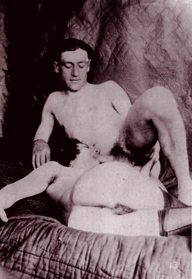 Первые порнографические снимки