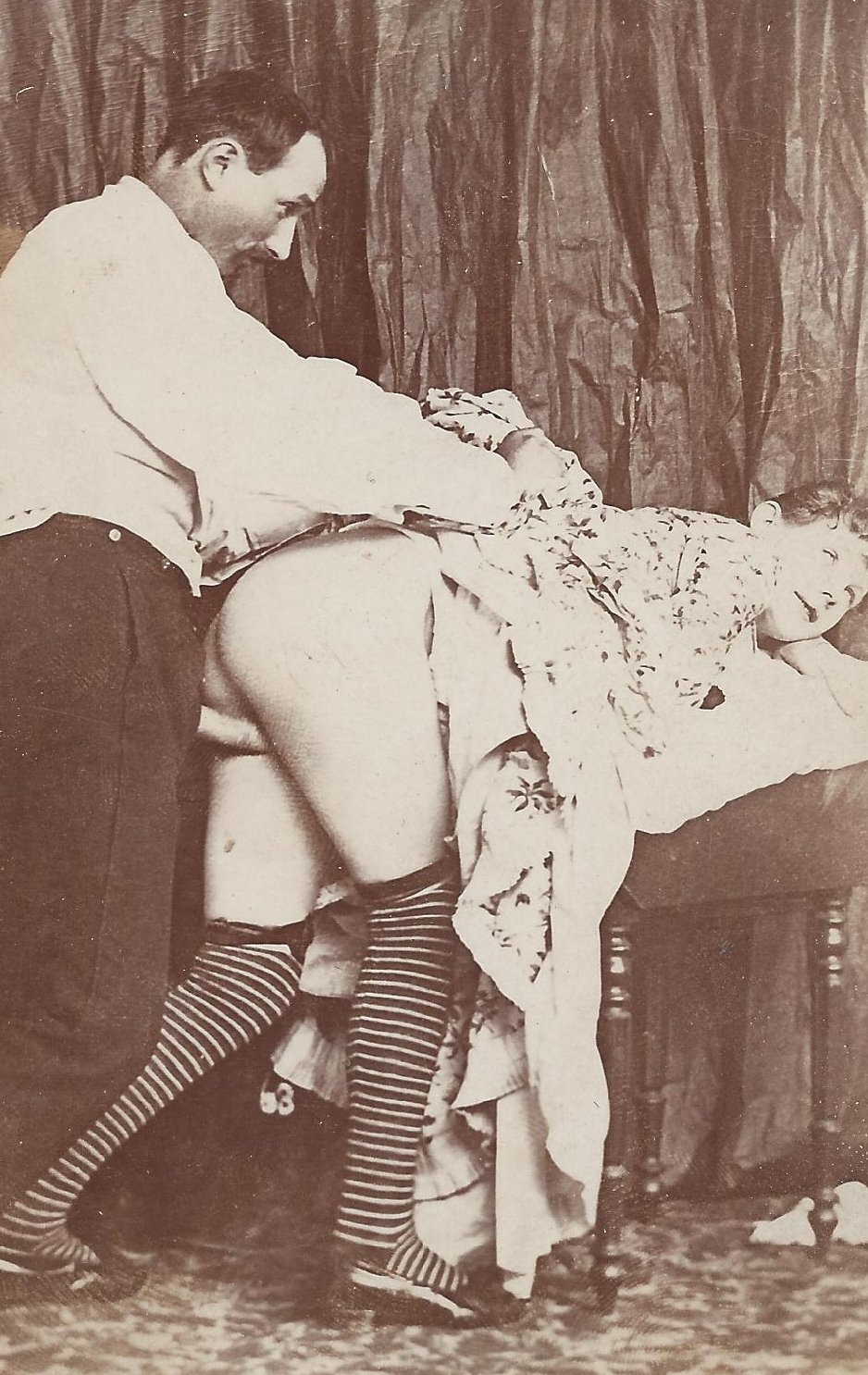 Первые порнографические снимки