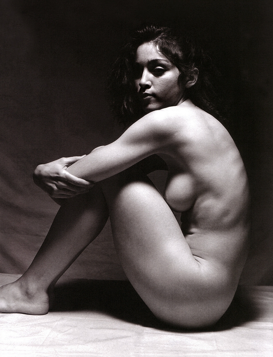 Скандальные голые фото