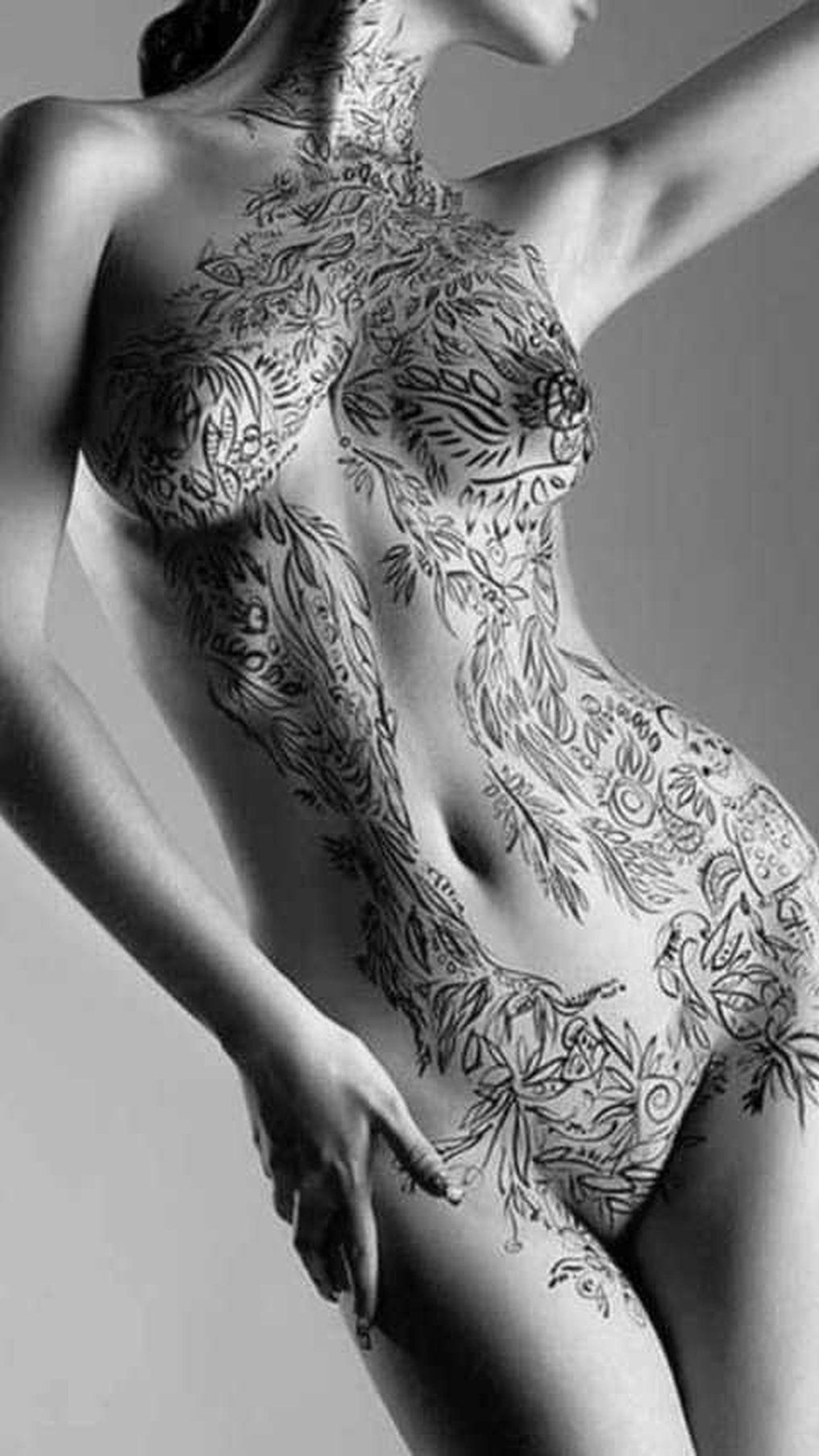 Разрисованные девушки красками