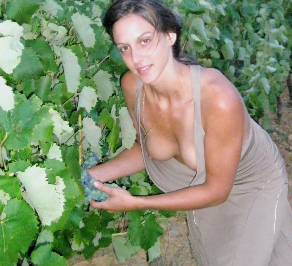 Девушки на даче Любительское