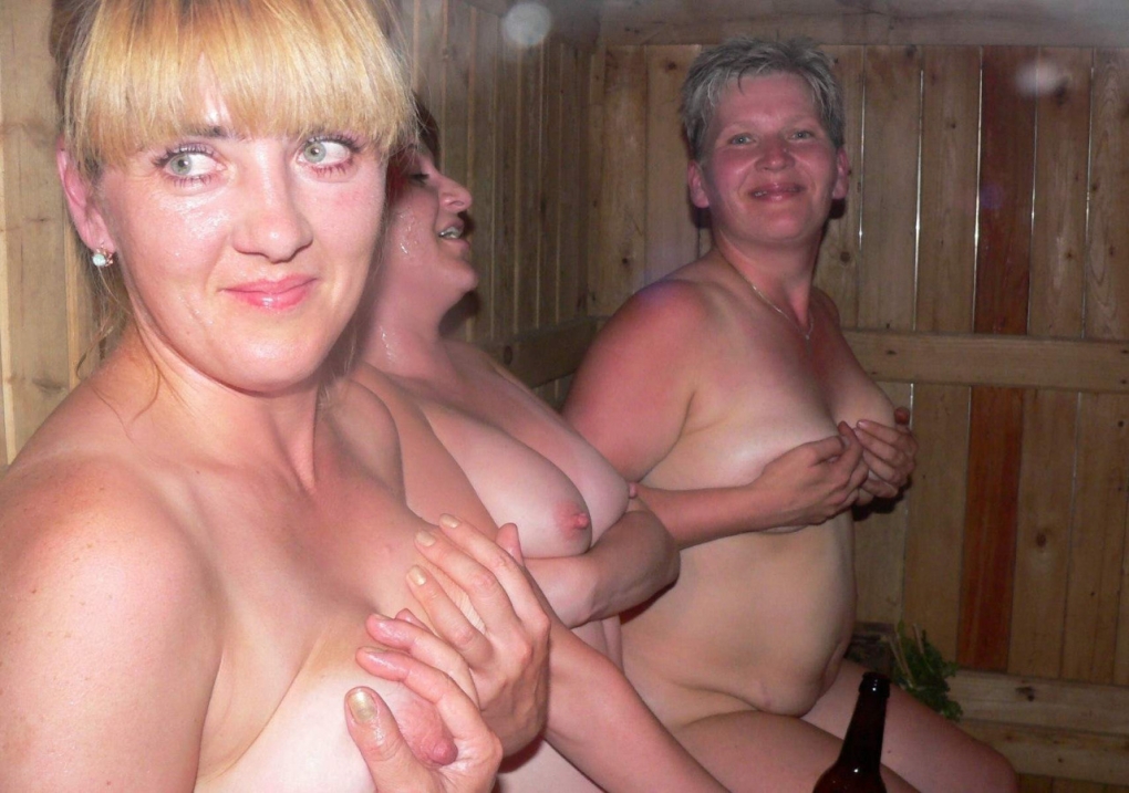 Голые зрелые бабы в бане