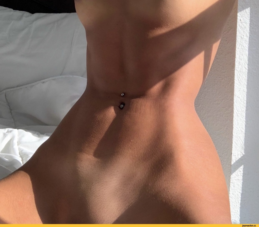 Женщины с пирсингом в пупке голые