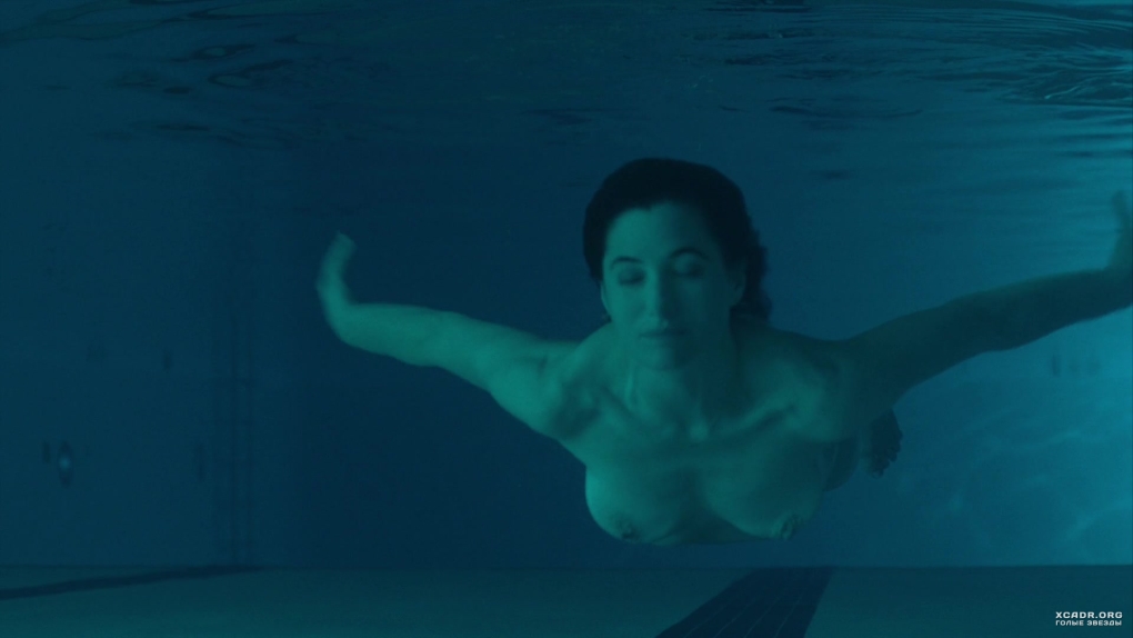 Katherine MCNAMARA постельные сцены