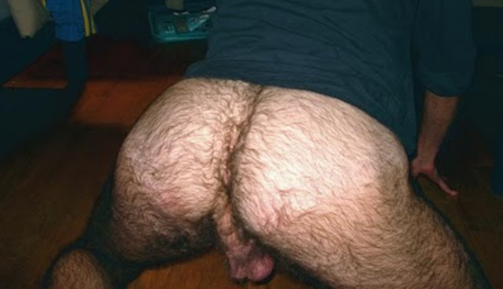 Большие волосатые мужские попки