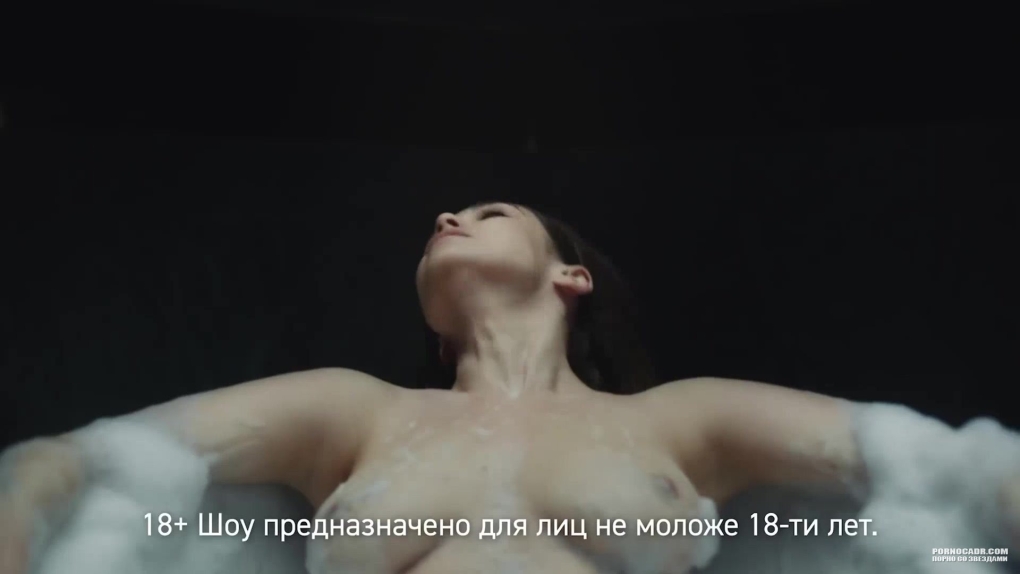 Indiana a Angelina b с красивыми ножками