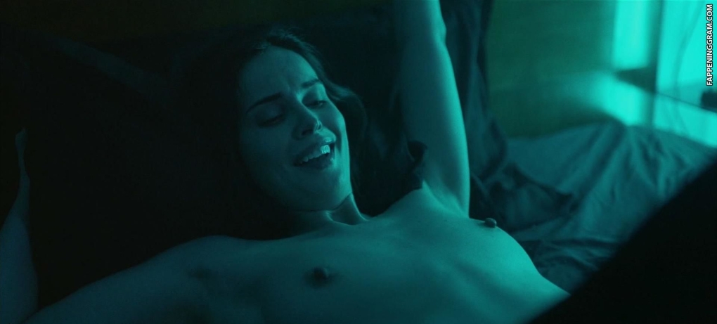 Стелла Блумквист голая