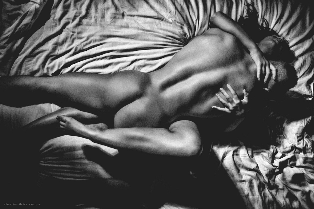 Эротические мужчина и женщина