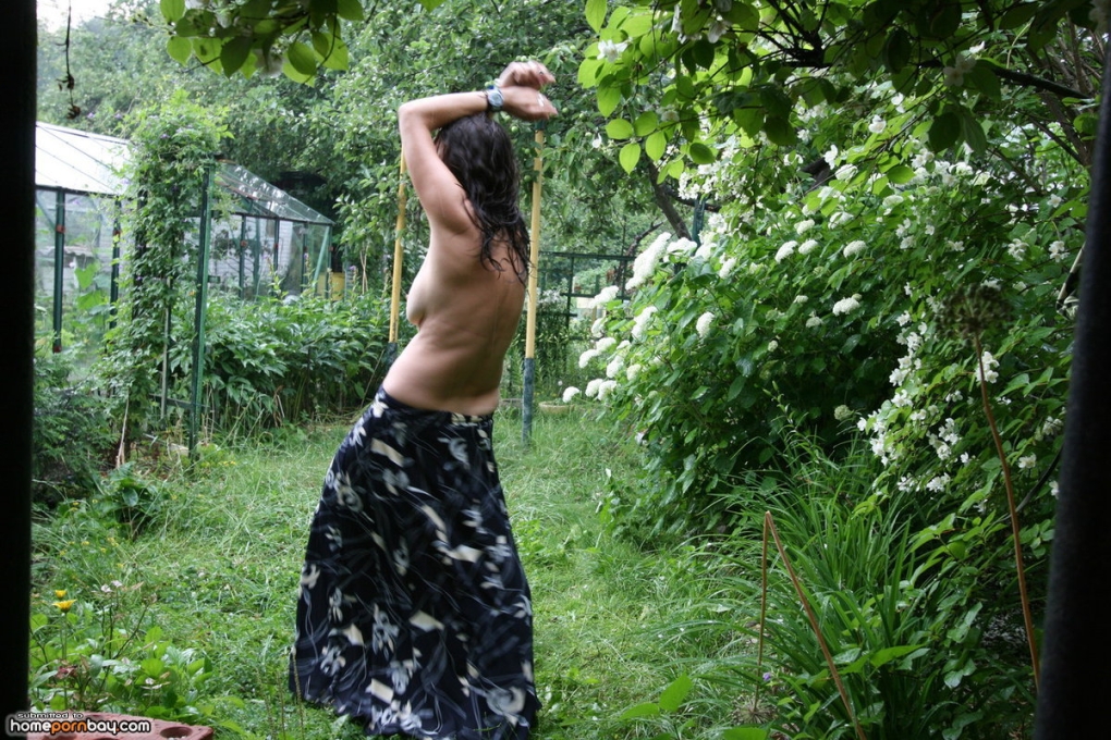 Девушки на даче Любительское