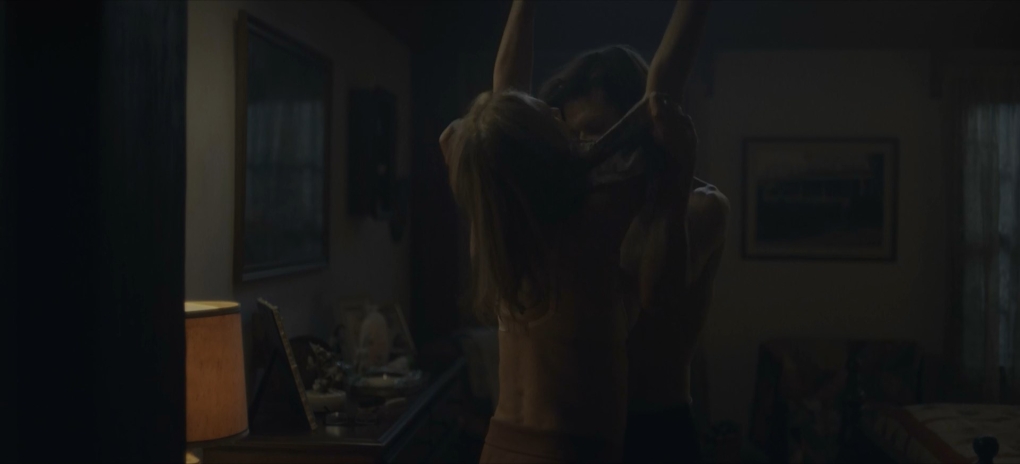 София Хьюблиц ню сцены