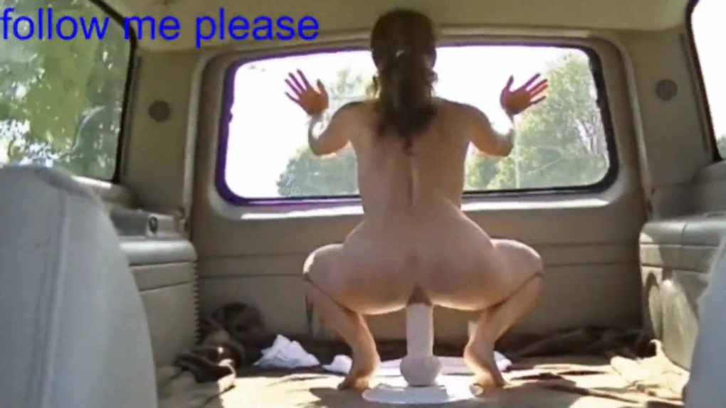 Мастурбация на велосипеде гиф