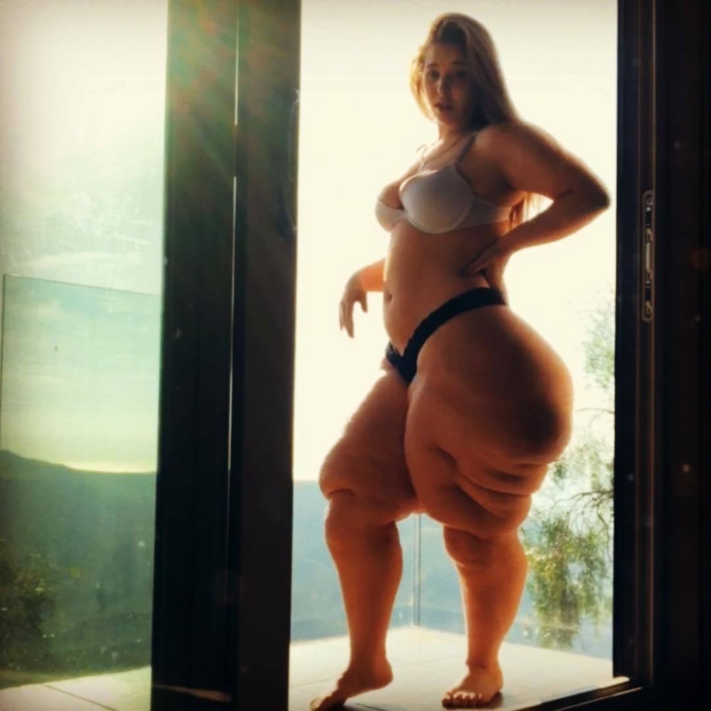 София Андерсон Биг асс