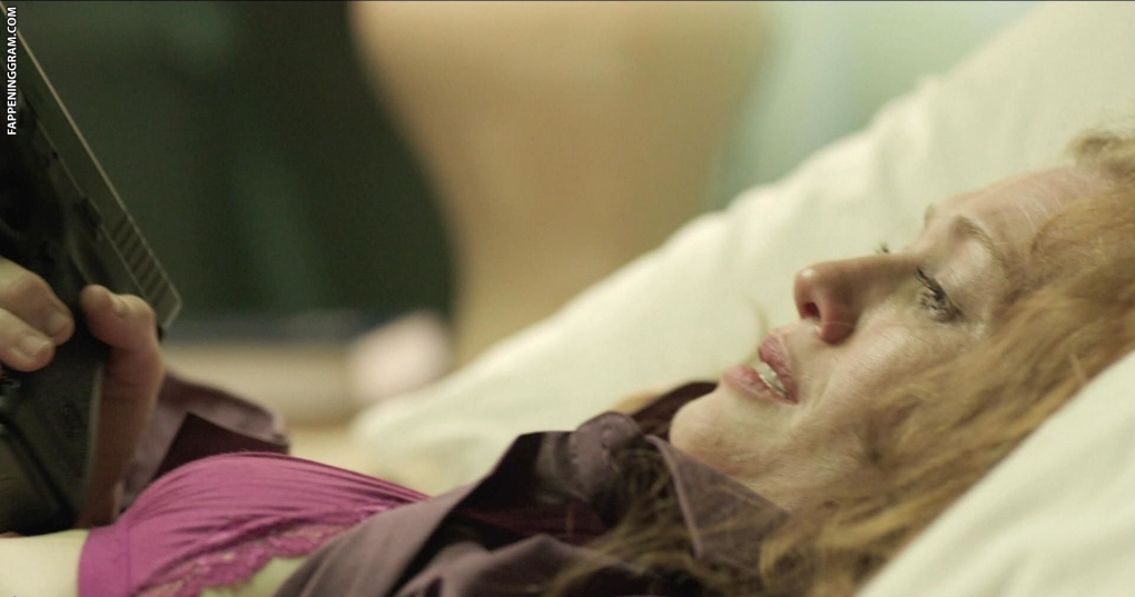 Мирей дарк в молодости голая