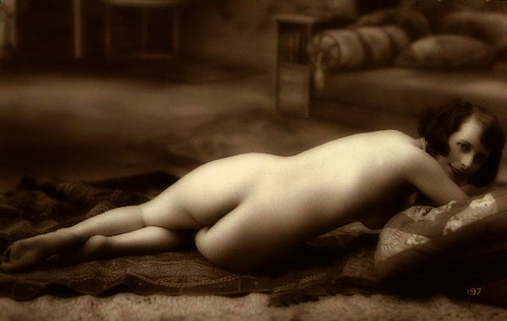 Первая эротическая фотосессия