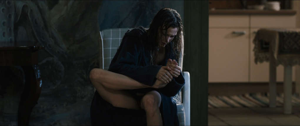 Сильвия Хукс ноги